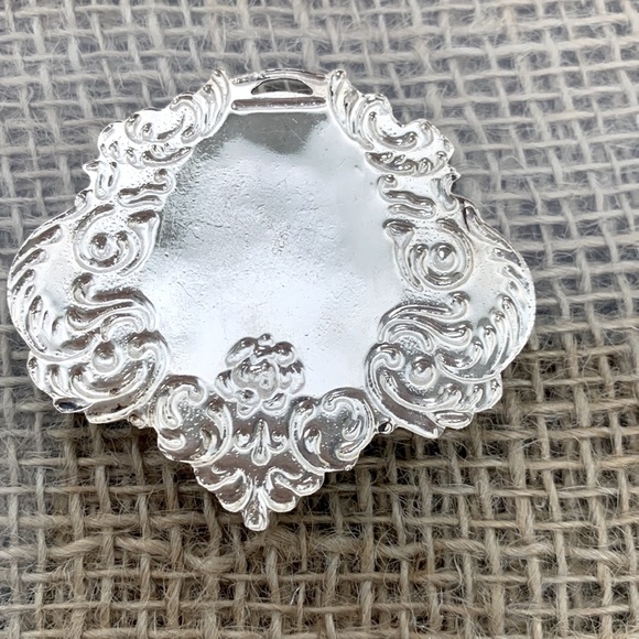 Silver Ornate Necklace Pendant - Picture 5 of 8